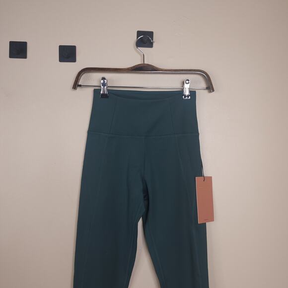 Girlfriend Collective Compressive High-Rise Legging in Moss Size XS - Picture 3 of 8